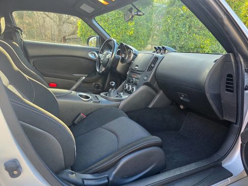 Used 2014 Nissan 370Z Coupe w/ Sport Package image 23