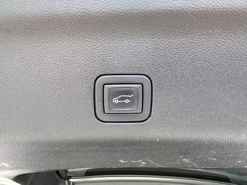 Used 2024 Cadillac Escalade Luxury AWD/4WD image 44