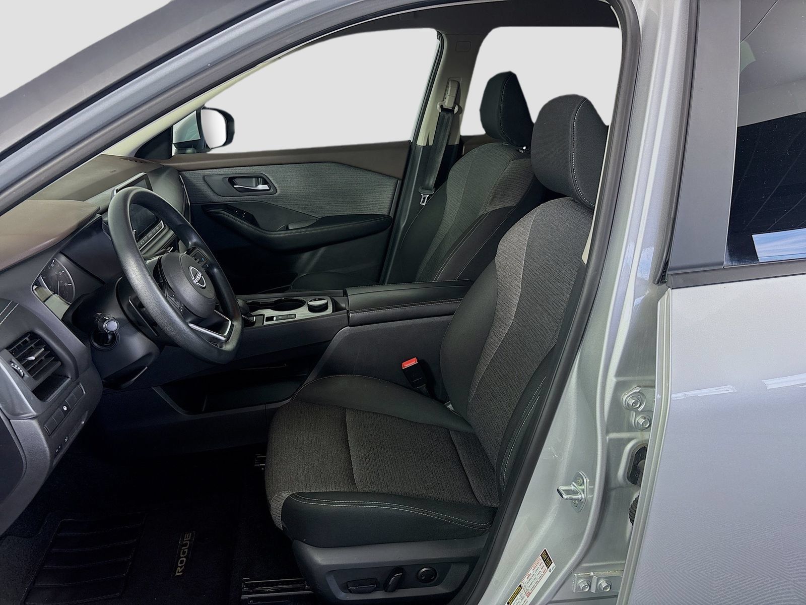 Used 2023 Nissan Rogue SV AWD/4WD image 19