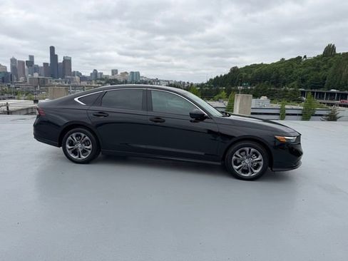 Certified 2023 Honda Accord EX image 3