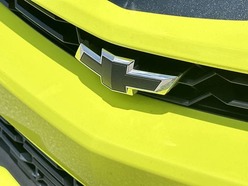 Used 2021 Chevrolet Camaro SS RWD image 10