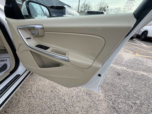 Used 2015 Volvo S60 T5 Premier image 45