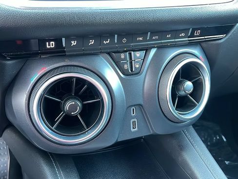 Used 2020 Chevrolet Blazer LT FWD image 18