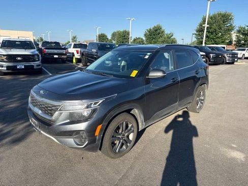 Used 2021 Kia Seltos S FWD image 3