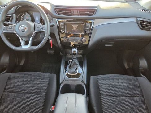 Used 2021 Nissan Rogue Sport S image 10