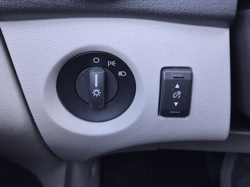 Used 2013 Ford Fiesta SE FWD image 28