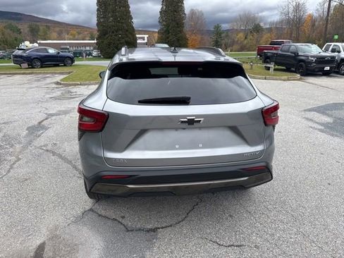 Used 2024 Chevrolet Trax ACTIV w/ Sunroof Package FWD image 19