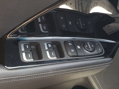 Used 2022 Kia Niro LXS FWD image 27