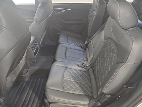 Used 2025 Audi SQ7 Prestige AWD/4WD image 19