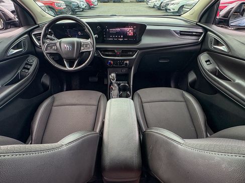 Used 2024 Buick Encore GX Preferred w/ Comfort Package FWD image 2