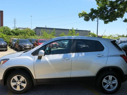 Used 2022 Chevrolet Trax LS w/ Tint and Cruise Package AWD/4WD image 6