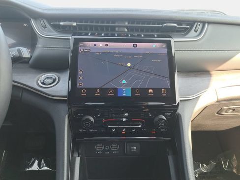Certified 2023 Jeep Grand Cherokee L Limited AWD/4WD image 22