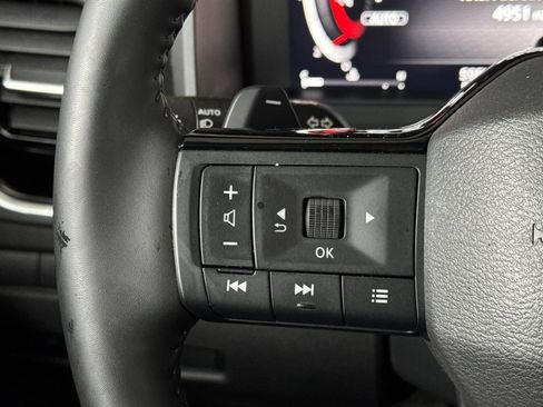 Used 2025 Nissan Rogue SL w/ Tech Package AWD/4WD image 25
