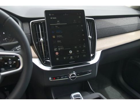 New 2026 Volvo XC90 B5 Core w/ Protection Package Premier AWD/4WD image 18
