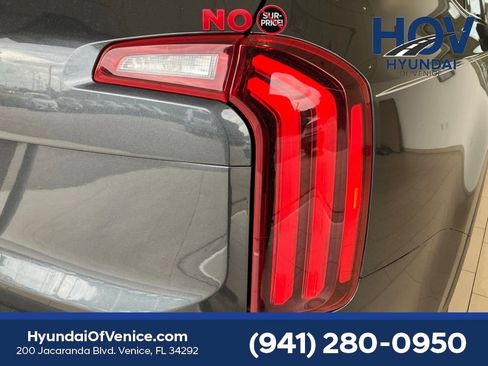 Used 2022 Kia Telluride EX w/ EX Premium Package FWD image 8