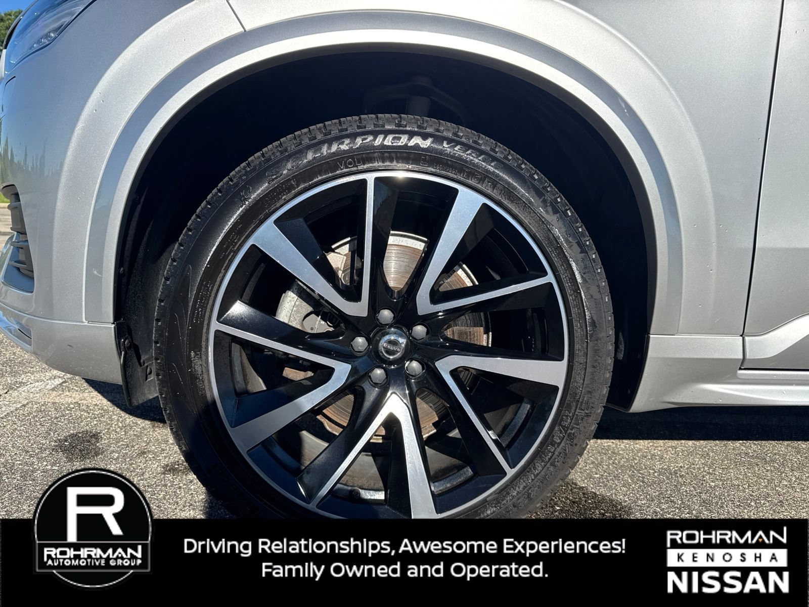 Used 2021 Volvo XC90 T6 Momentum w/ Protection Package Premier AWD/4WD image 11