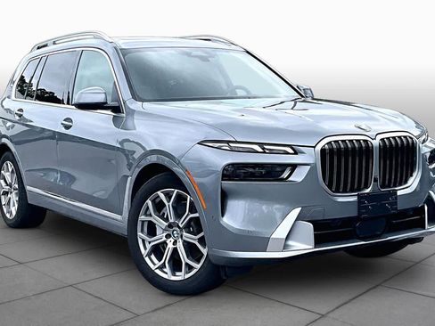 Certified 2025 BMW X7 xDrive40i w/ Premium Package AWD/4WD image 3