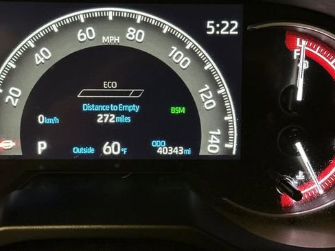 Used 2025 Toyota RAV4 XLE FWD image 30