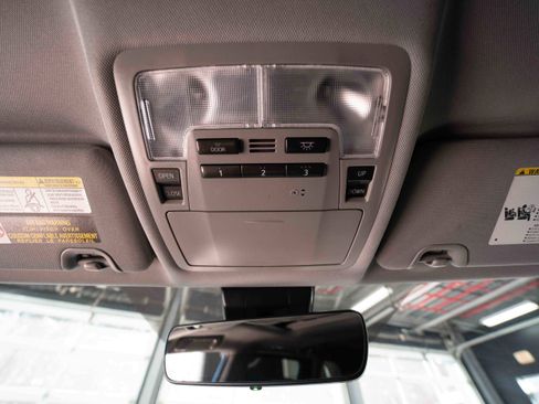 Used 2019 Toyota Highlander XLE image 16