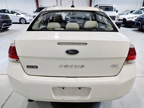 Used 2010 Ford Focus SEL image 6