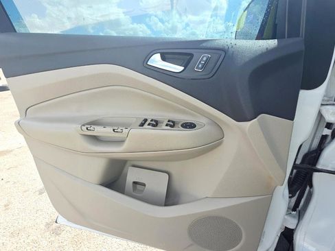 Used 2016 Ford Escape SE w/ Equipment Group 201A image 10