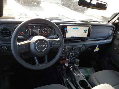 New 2025 Jeep Gladiator Rubicon w/ Convenience Group image 7