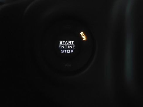 Used 2021 Jeep Gladiator Willys image 35