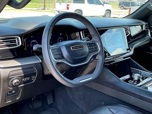 Used 2022 Jeep Wagoneer Series II image 14