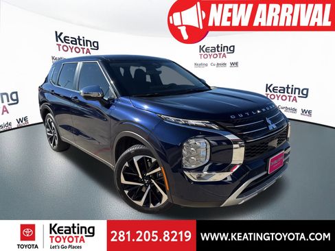 Used 2024 Mitsubishi Outlander SE image 1