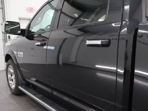 Used 2018 RAM 1500 Laramie w/ Convenience Group AWD/4WD image 34