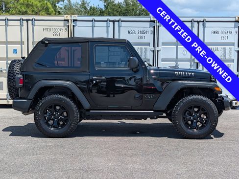Used 2022 Jeep Wrangler Sport AWD/4WD image 3