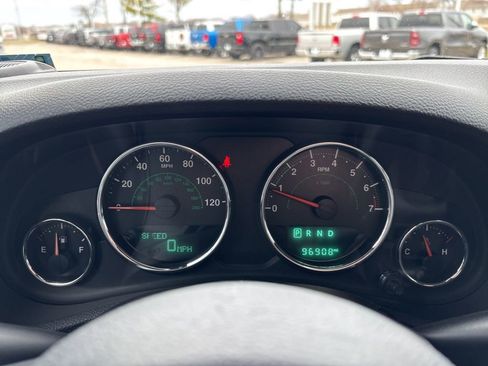 Used 2017 Jeep Wrangler Unlimited Rubicon w/ Cold Weather Group image 62