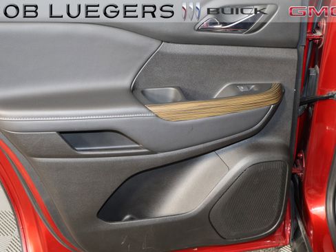 Certified 2023 GMC Acadia SLE w/ Driver Convenience Package image 12