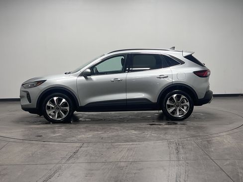 Used 2024 Ford Escape Platinum image 5