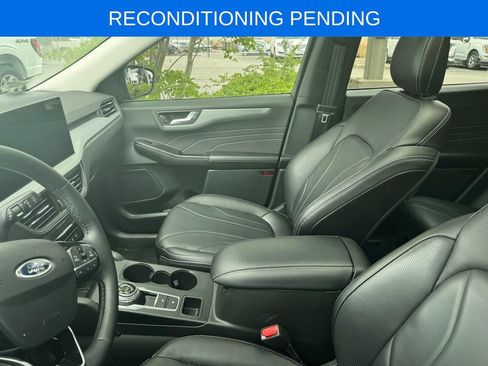 Used 2025 Ford Escape SE w/ PHEV Premium Package FWD image 8