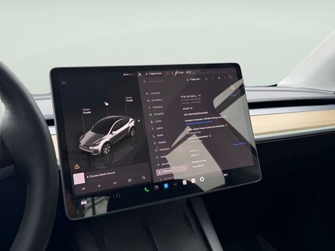 Used 2023 Tesla Model Y Long Range AWD/4WD image 19