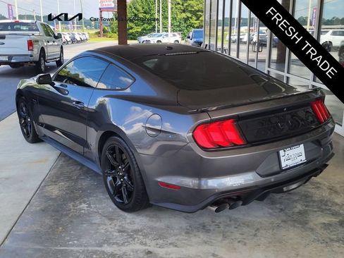 Used 2018 Ford Mustang GT Premium w/ Black Accent Package RWD image 4