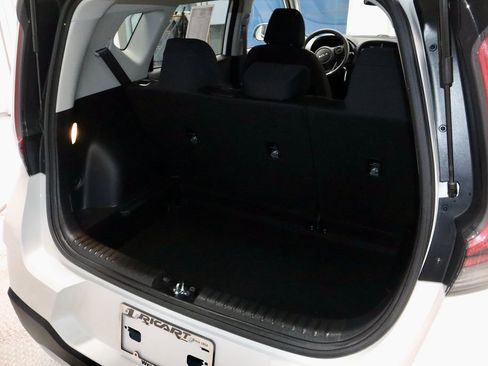 Used 2025 Kia Soul LX w/ LX Technology Package image 14