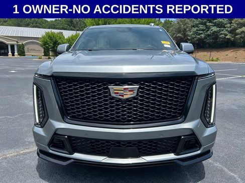 Used 2025 Cadillac Escalade V AWD/4WD image 15