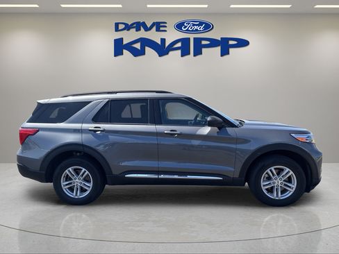 Used 2024 Ford Explorer XLT w/ Equipment Group 202A AWD/4WD image 8