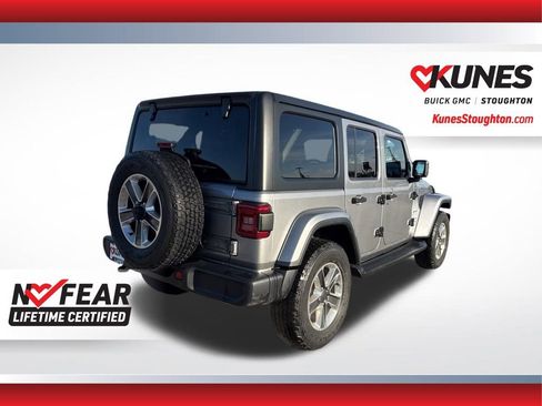 Used 2021 Jeep Wrangler Unlimited Sahara w/ Uconnect 4C Nav & Sound Group AWD/4WD image 11