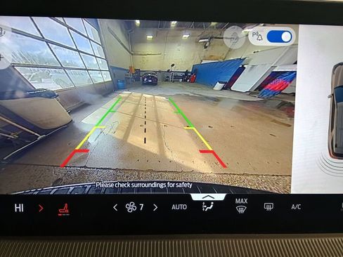 Used 2025 Ford Explorer Active image 12