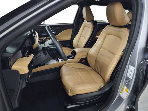 Used 2023 Lincoln Corsair Reserve FWD image 17