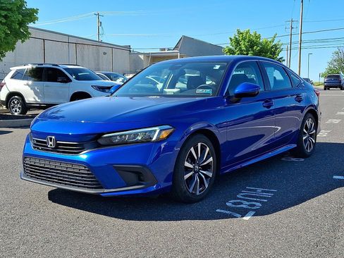 Certified 2024 Honda Civic EX image 3