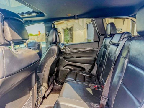 Used 2022 Jeep Grand Cherokee Limited image 6