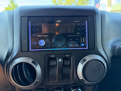 Used 2016 Jeep Wrangler Sport w/ Quick Order Package 24S AWD/4WD image 16