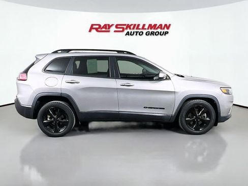 Used 2020 Jeep Cherokee Latitude Plus image 8
