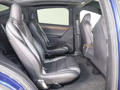 Used 2019 Tesla Model X 75D image 17
