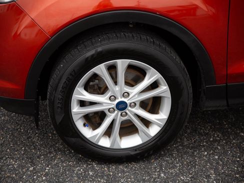 Used 2019 Ford Escape SE image 9