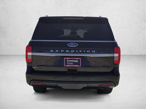Used 2022 Ford Expedition XLT image 7